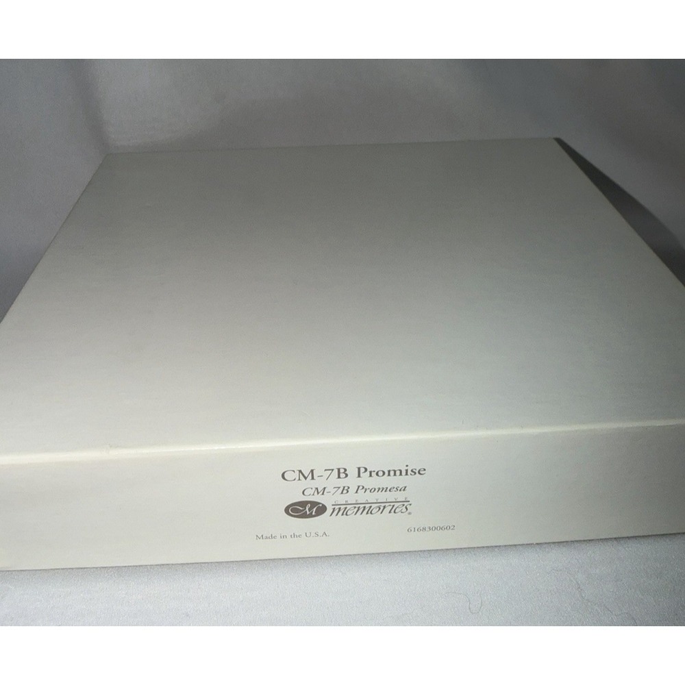 New in Box Creative Memories 7B Promise Album Wedding 7x7 Ivory - Picture 6 of 6